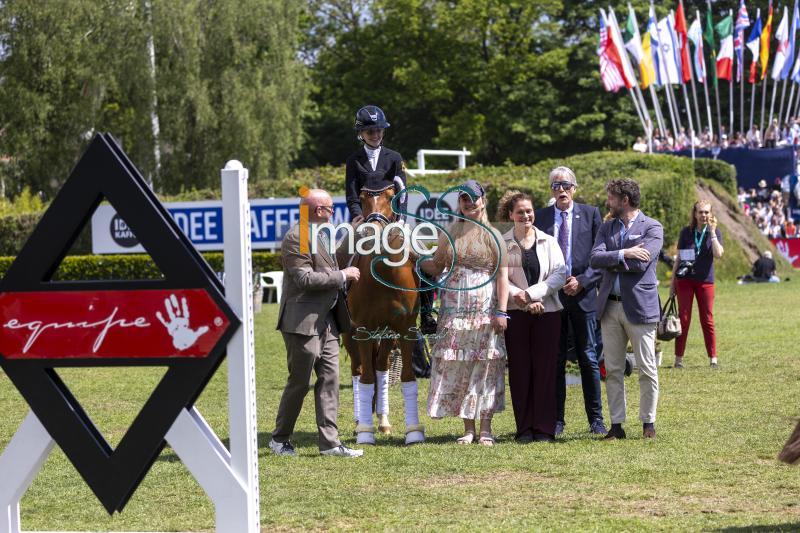 dressage PrizeGiving_Hamburg_20240512_SS350512.jpg